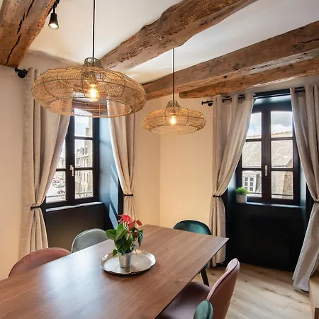 Luxury Cosy Family Nest In The Medieval Town